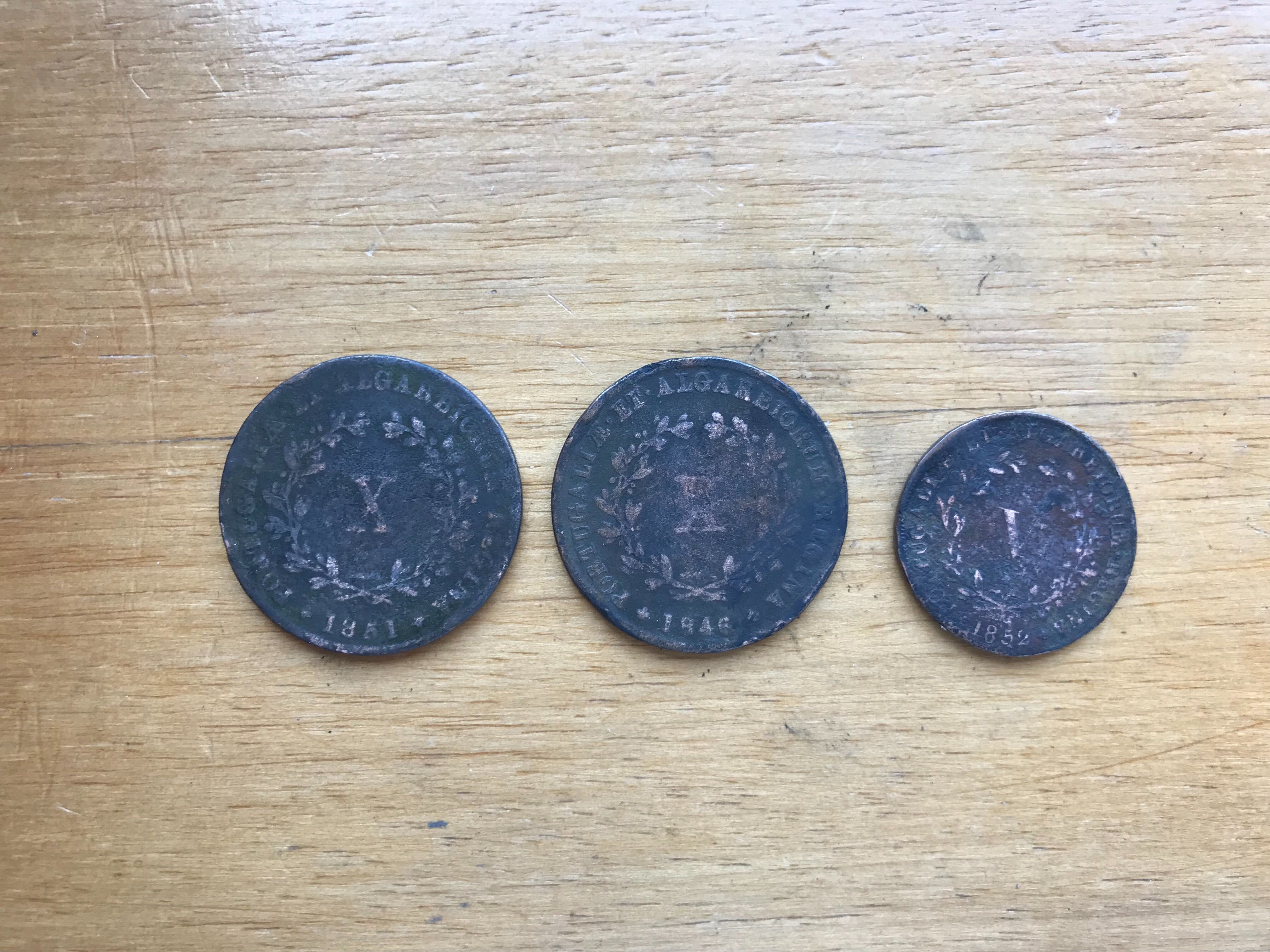 3 moedas D Maria II    V e X reis