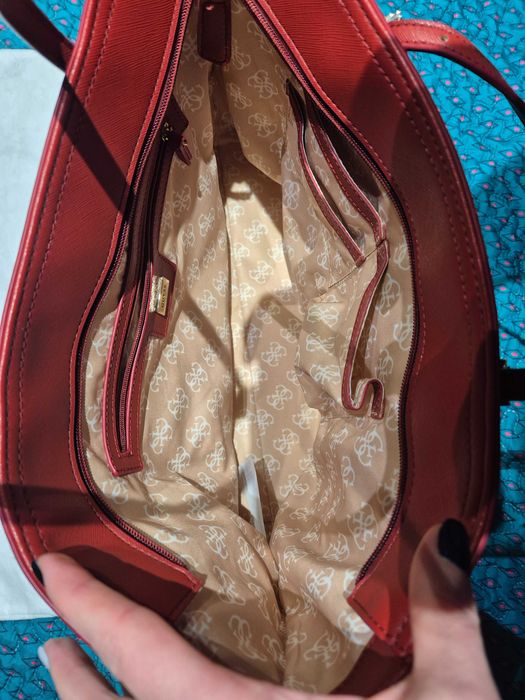 Torebka Guess na ramię i do ręki