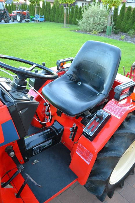 Traktorek japoński mini traktor Kubota M Mitsubishi