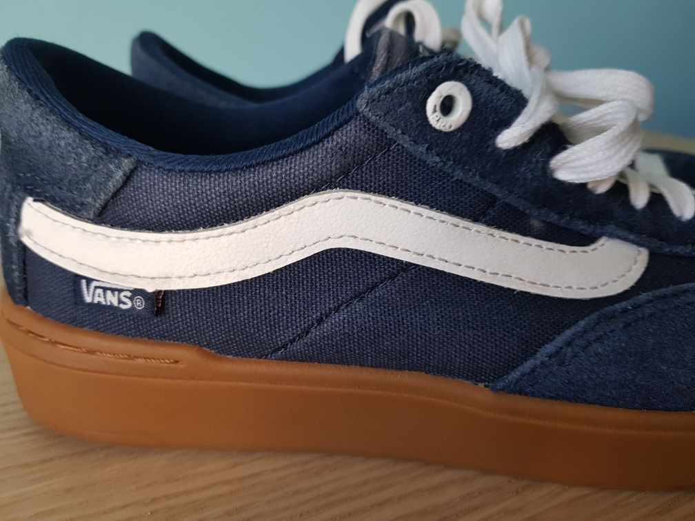 Tenis Vans praticamente  novos