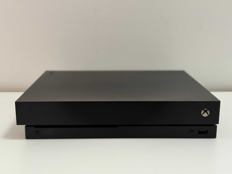 Konsola Xbox One X 1tb, pad, okablowanie, komplet, GWARANCJA, BDB STAN