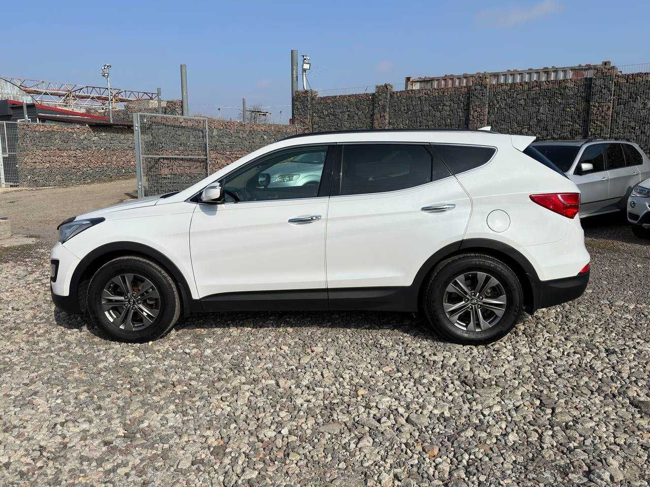 Авто Hyundai Santa FE 2014