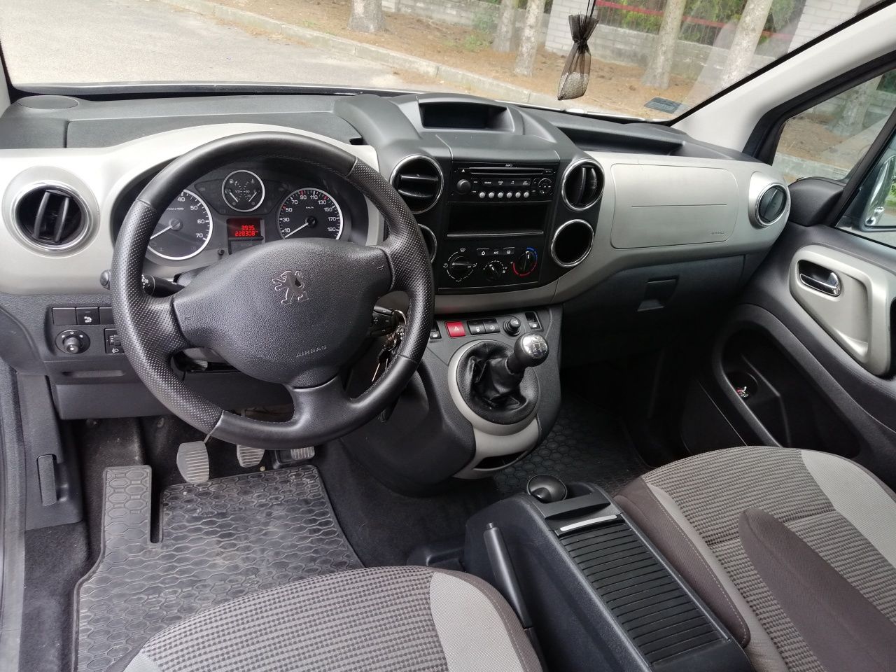 Peugeot Partner Tapee Zadbany Auto Prywatne