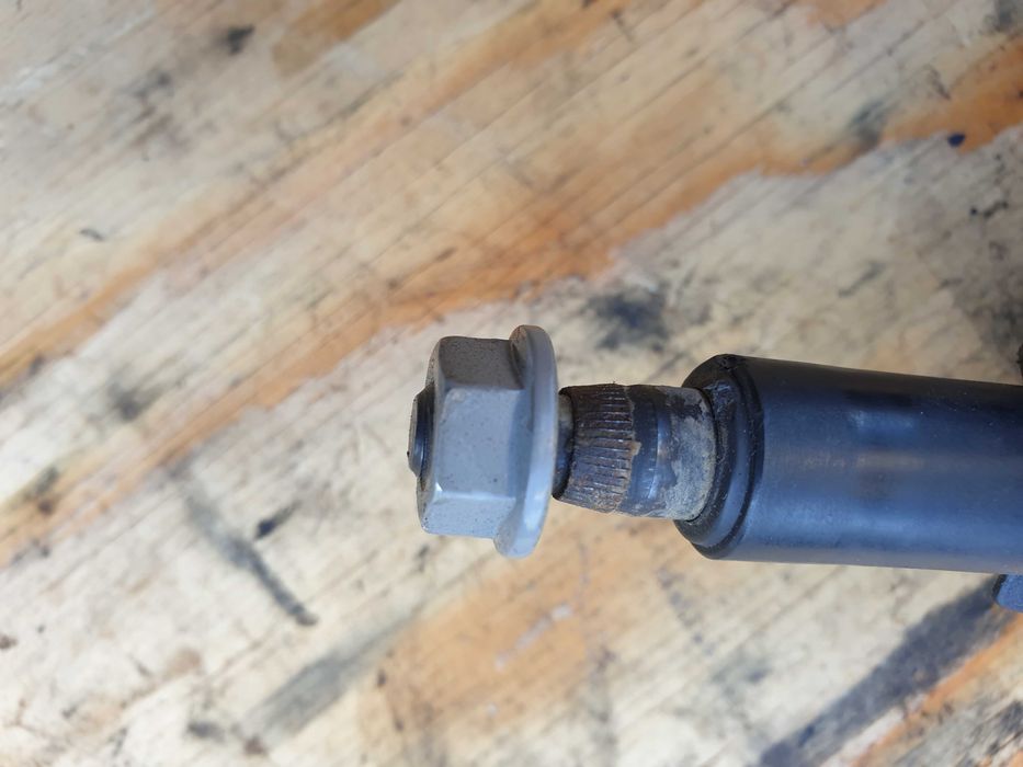 Reno Clio, Modus silniczek wycieraczki tylnej Valeo 820.031.1486