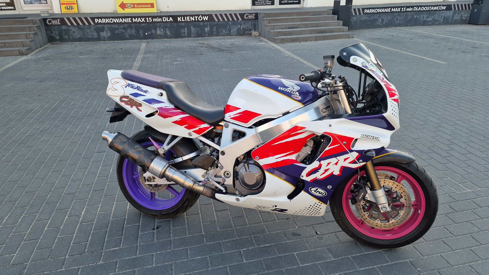 Honda CBR 900RR fireblade SC28