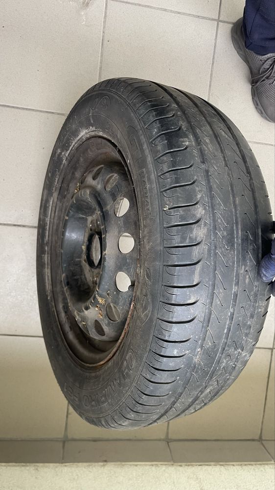 Колеса Hyundai i30 R16 метал (гума Champiro FE1 195 65 15 літо)
