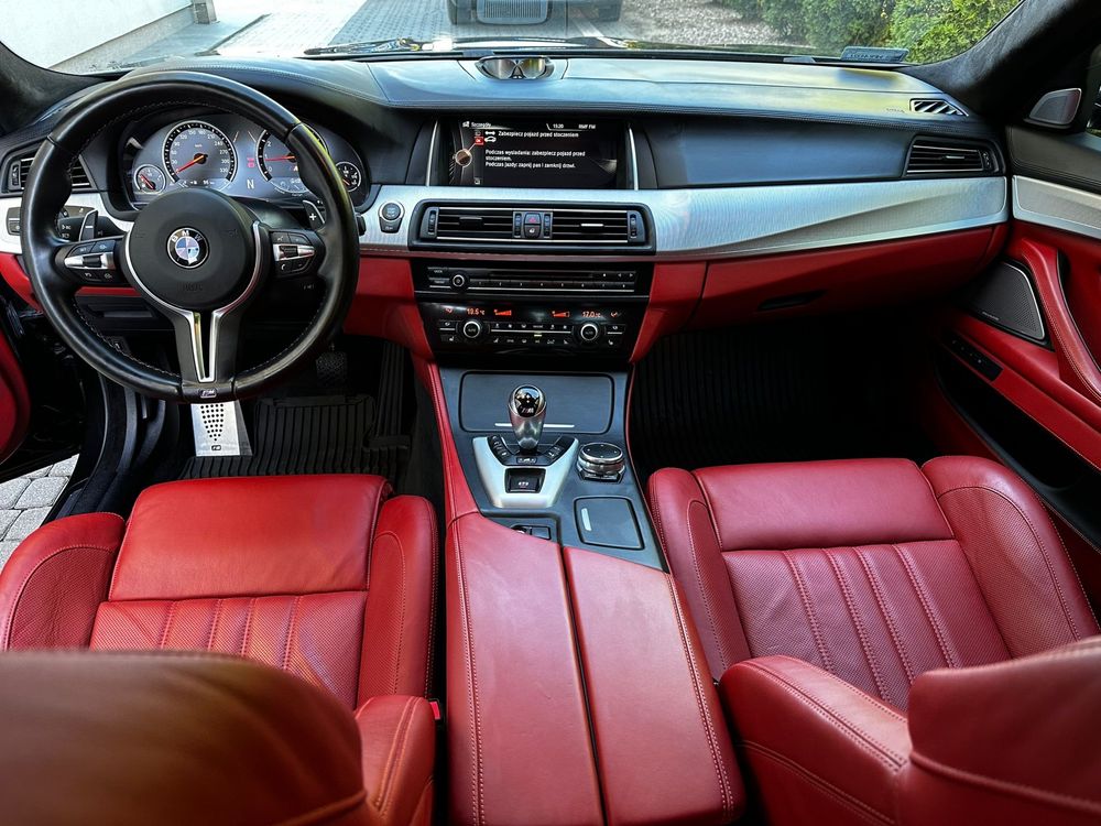 BMW M5 F10 2016