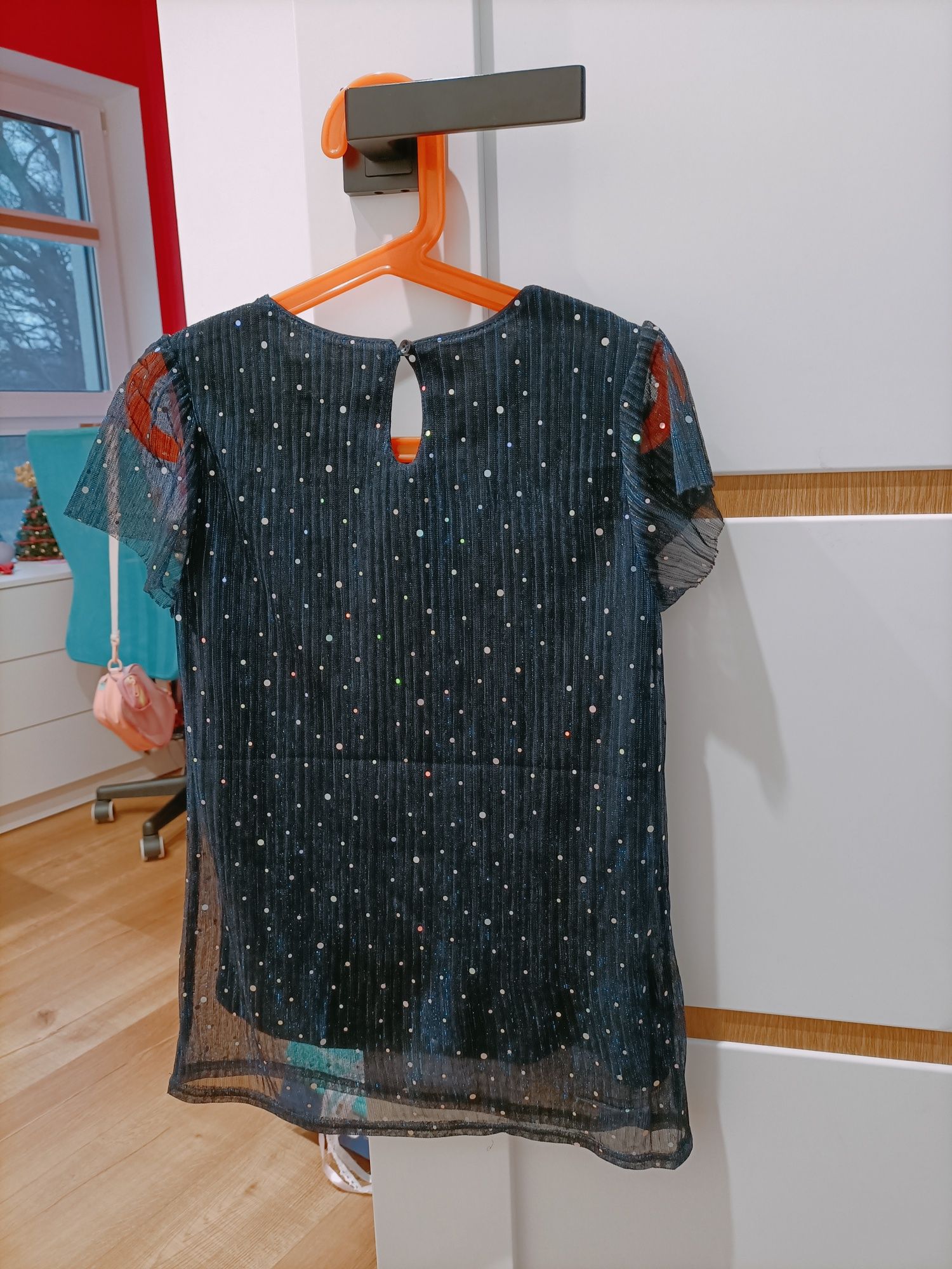 Piękna elegancka bluzeczka 140 cm