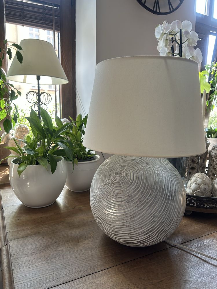 Lampa stołowa okrągła