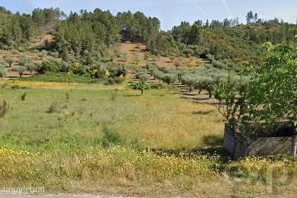 Terreno de 1040 m² à venda em Mirandela, Portugal