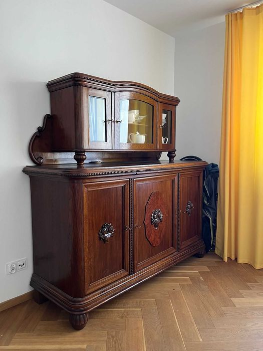 Sprzedam elegancki kredens po renowacji.Odbior we Wrocławiu