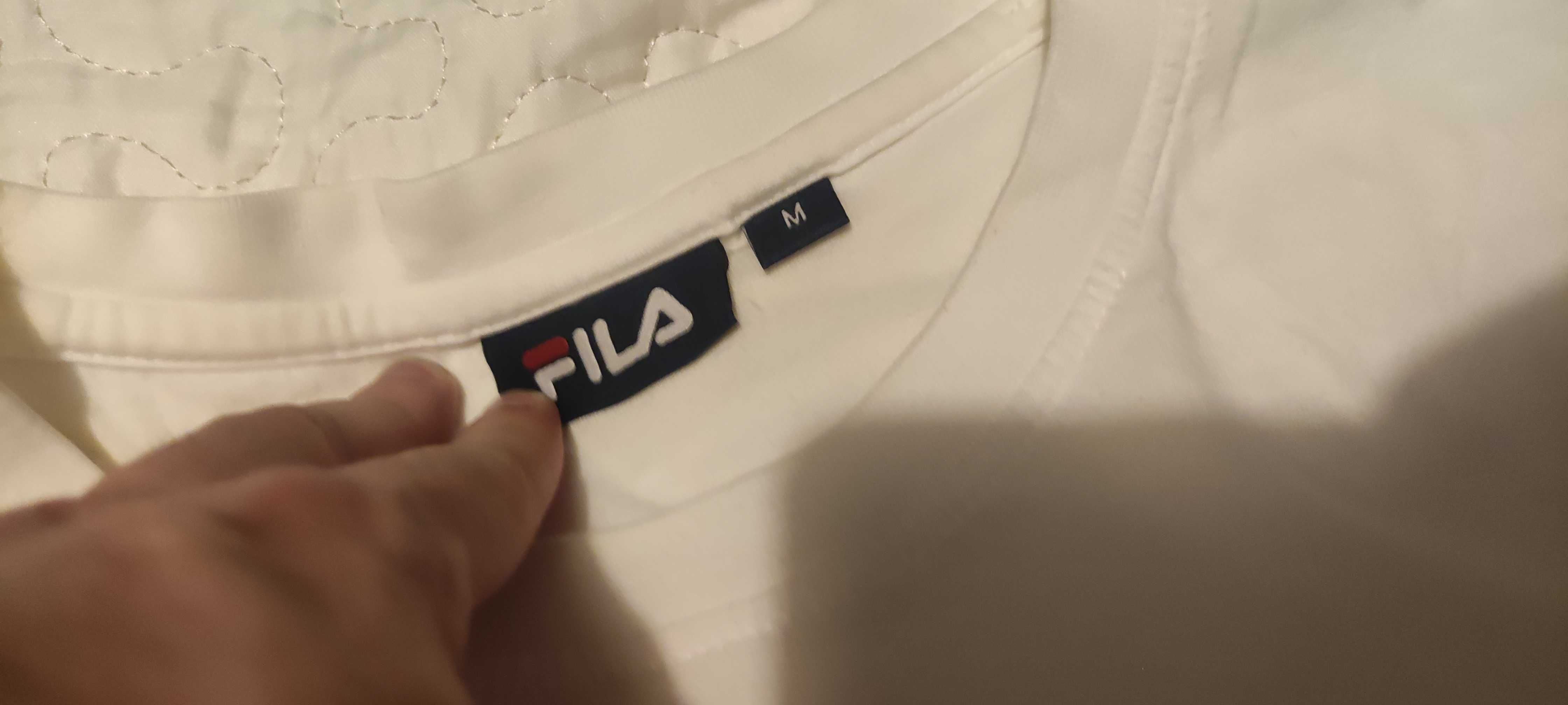 T-Shirt Fila Branca com Logo (Tamanho M)