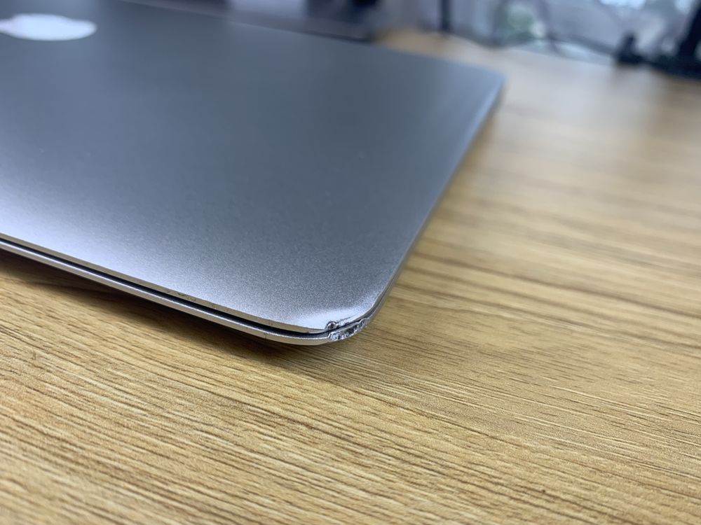 Laptop Apple Macbook Air A1466 i5 8GB RAM DDR3 MacOS Big Sur ładowarka