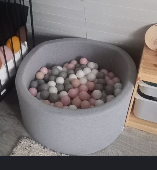 Basen Miiimi z kulkami