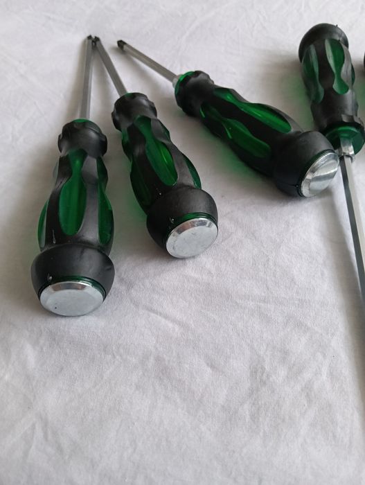 Zestaw śrubokrętów do pobijania