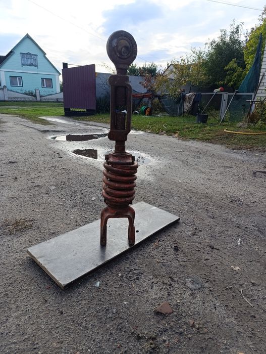 Продам головний винт Т-150к