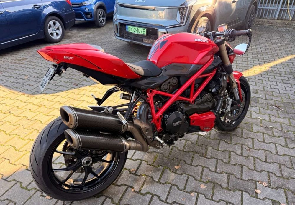 Ducati Streetfighter 848 Streetfighter 848 Carbon touning wydech piękny