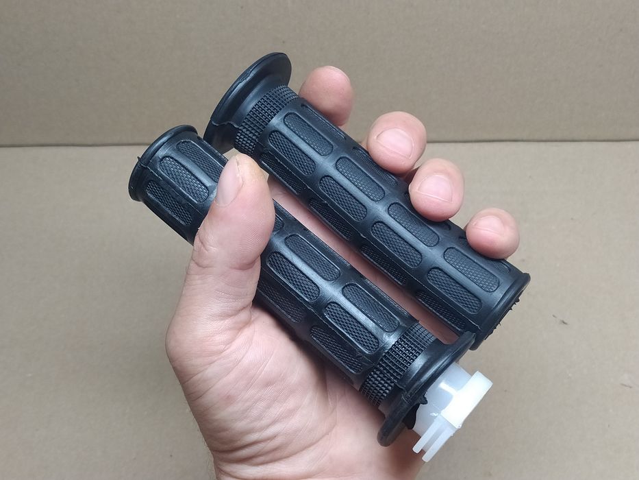 Ручки руля мопеда/скутера (грипсы) со вставкой газа к-кт