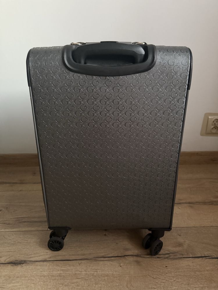 Walizka guess cabin bag
