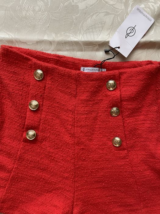 Шорти stradivarius