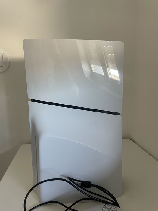 Playstation 5, 825GB