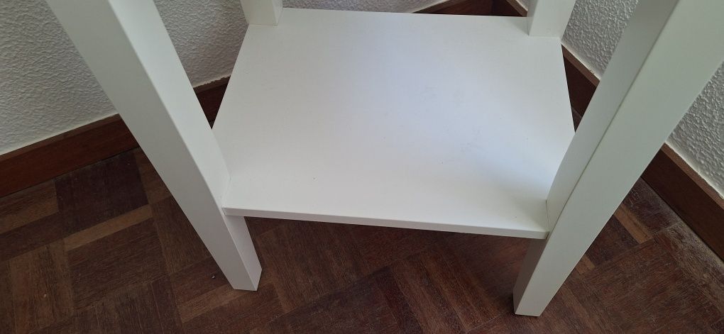 Mesa de cabeceira IKEA