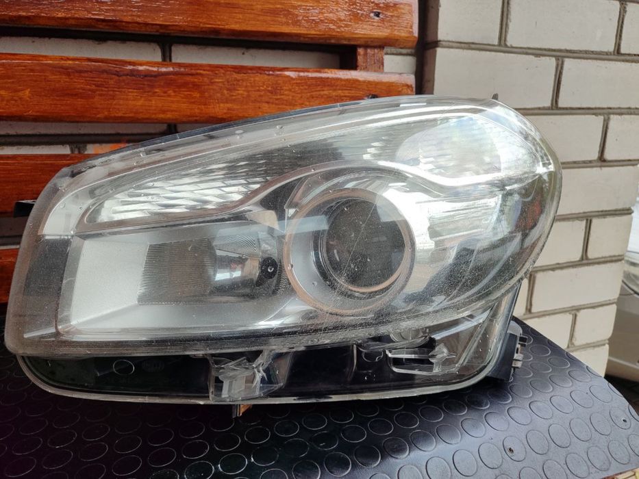 Ліва фара Nissan Qashqai j10