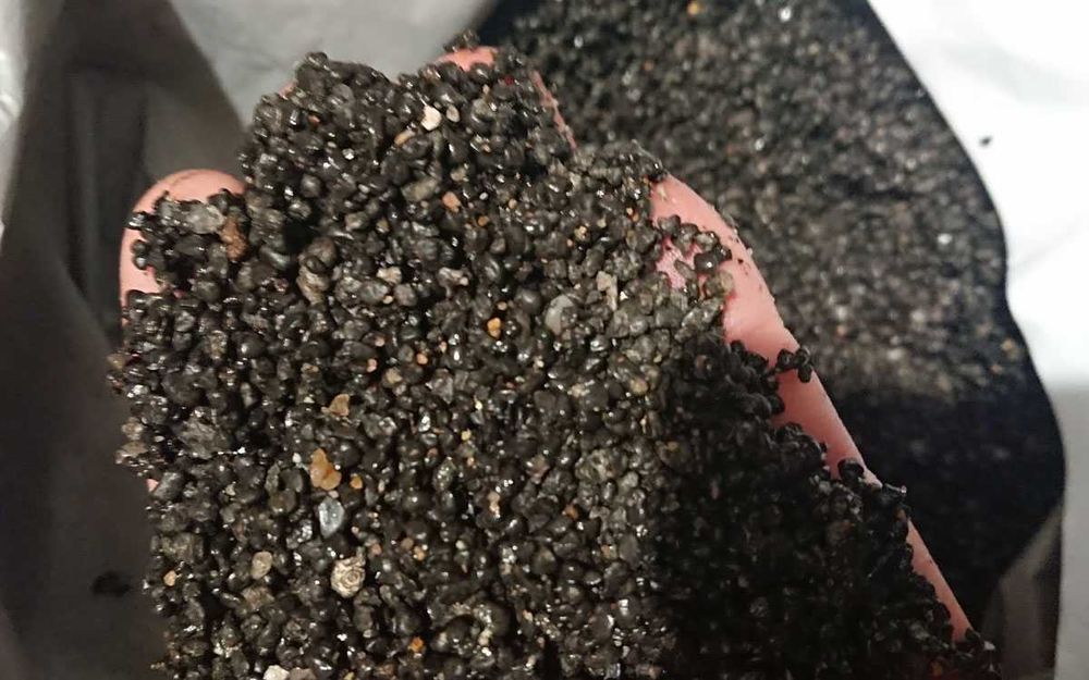 Żwirek kwarcowy czarny granulacja 2-3mm 6,5kg