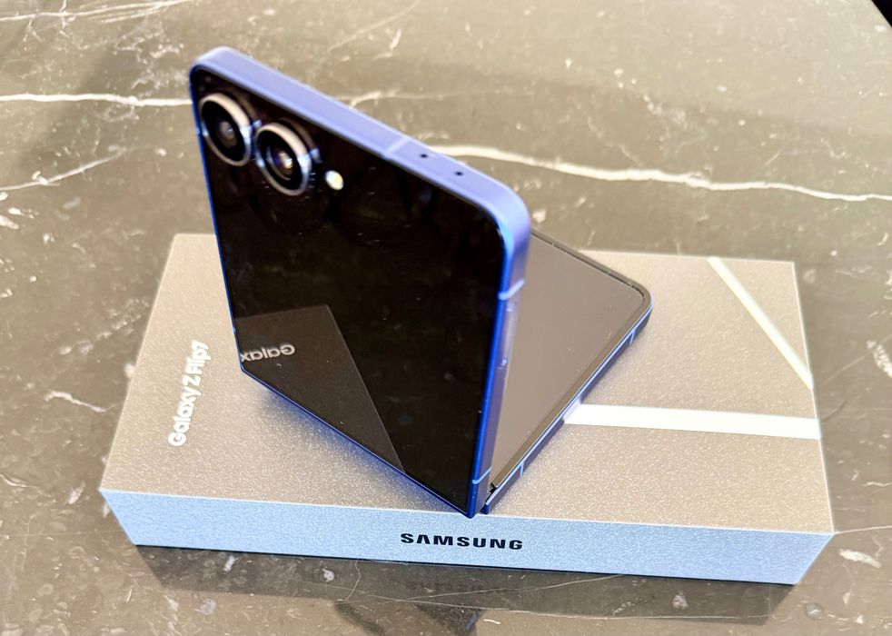 Samsung Galaxy Z Flip 7 - 256GB (Azul escuro)