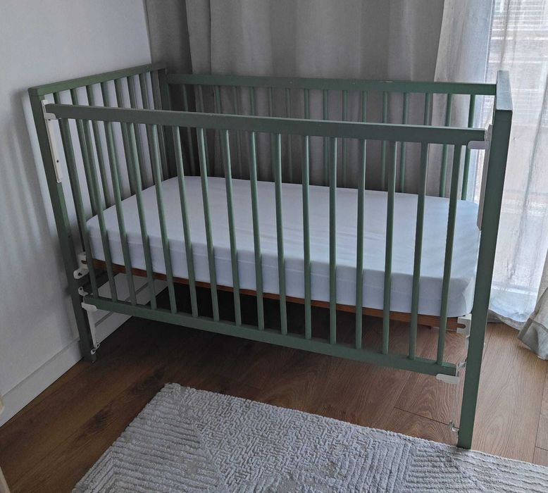 Berço com colchão / Cama para bebé