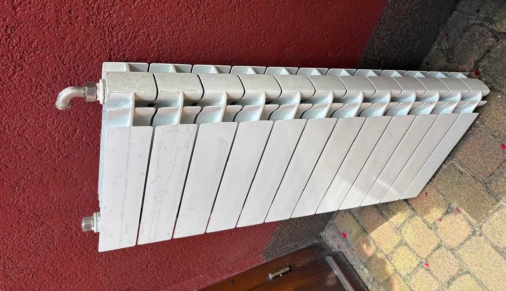 Niestandardowy niski kaloryfer wys. 42 cm