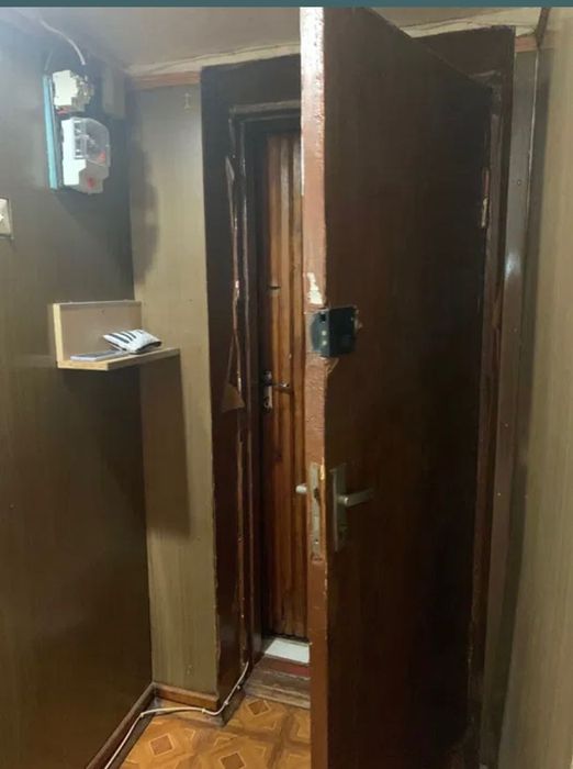 Продам двокімнатну квартиру центр Вишневого