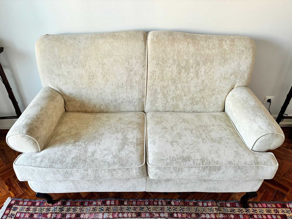 Sofa e Poltrona em alcântara bege