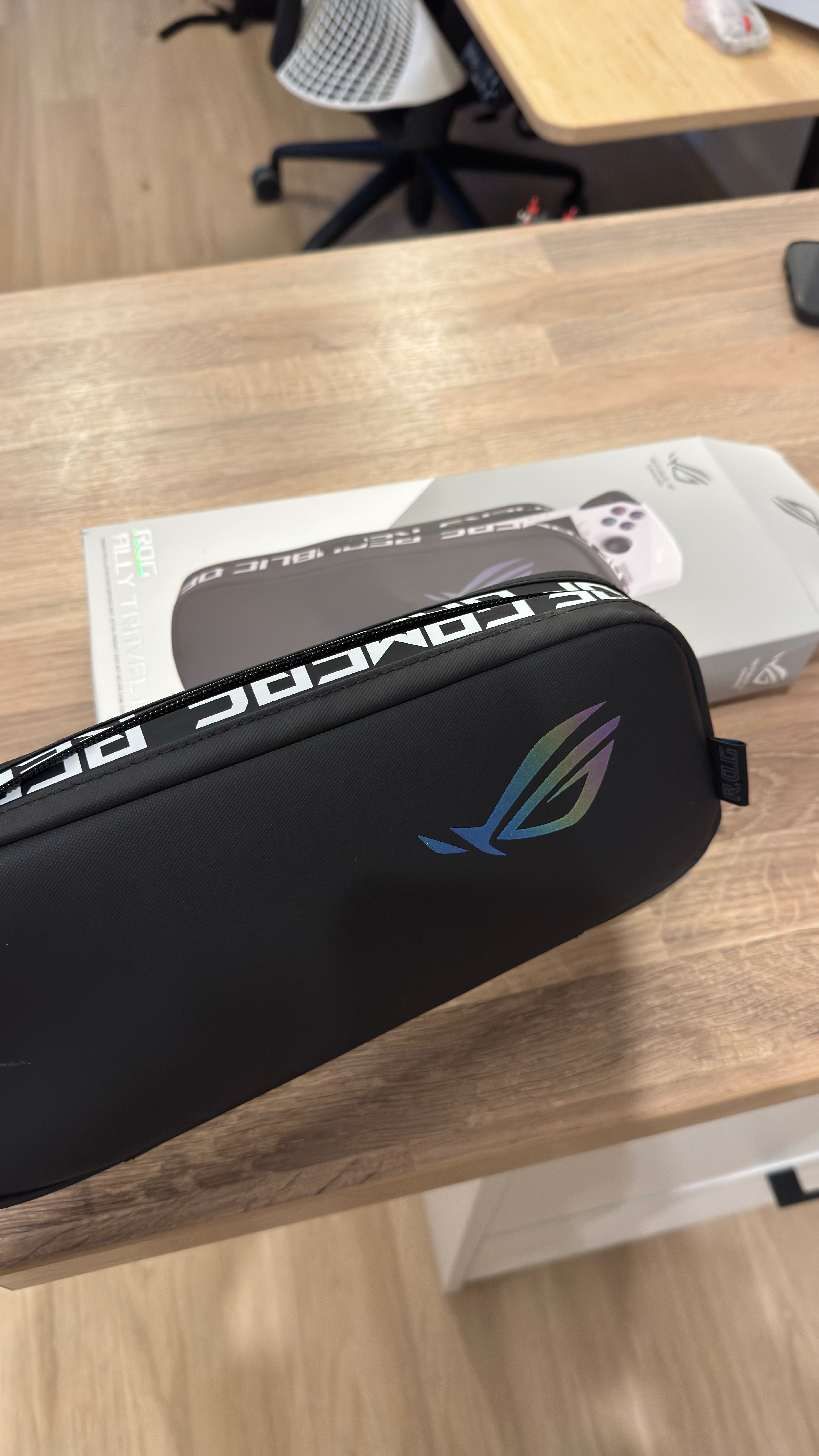 Oryginalne Etui do ASUS ROG ALLY - Travel Case jak NOWY