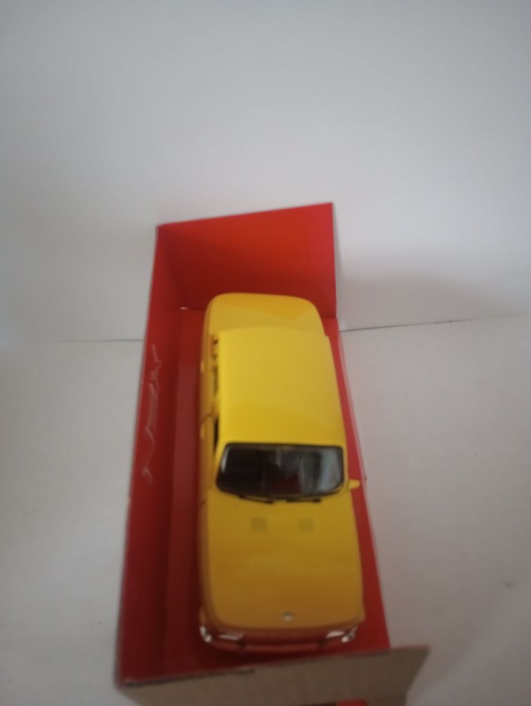 Wartburg 353 ,auto minionej epoki ,NRD
Auto minionej epoki 
Samochód p