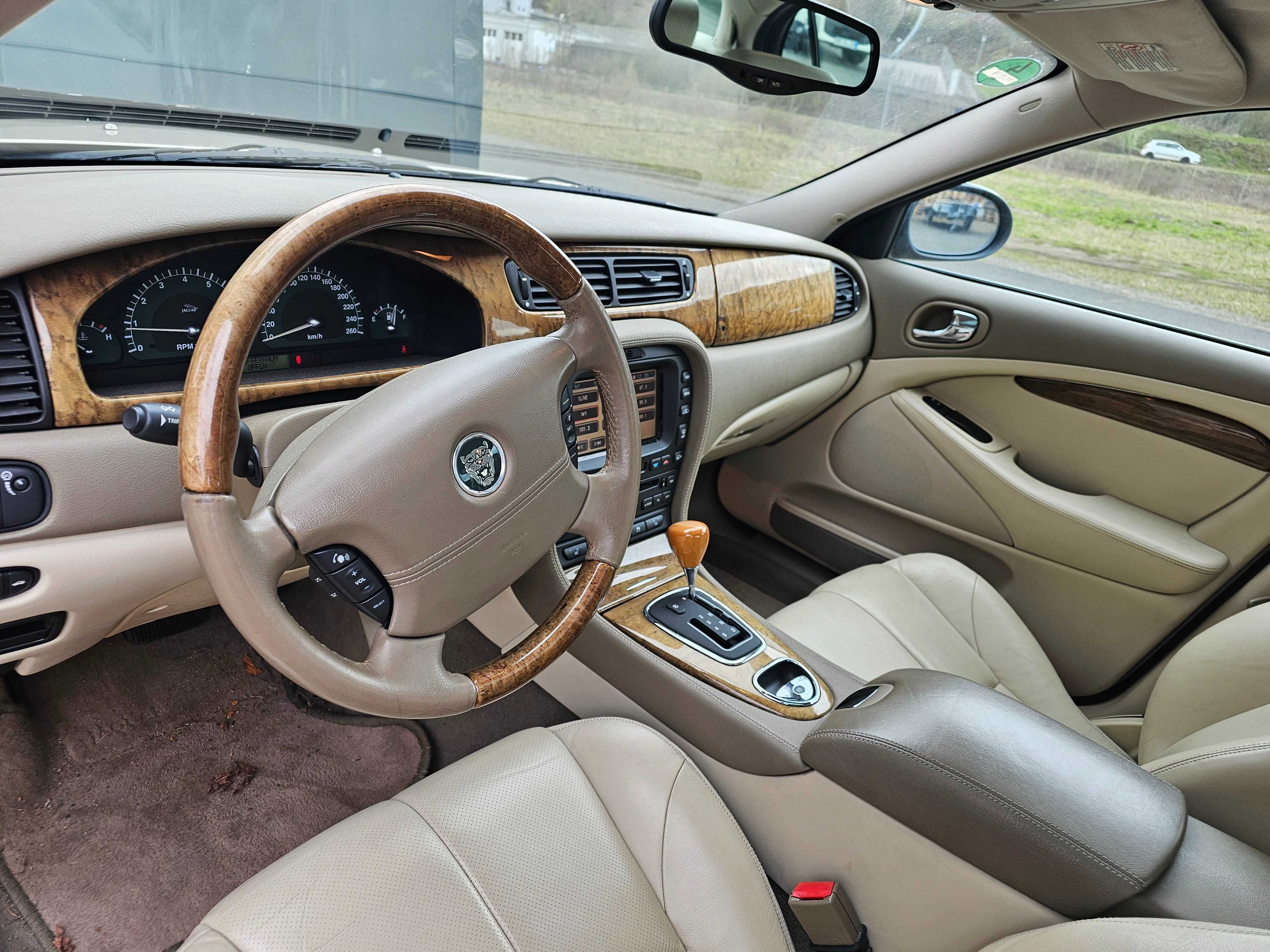 Jaguar S Type 4.2 V8 na części 2002r