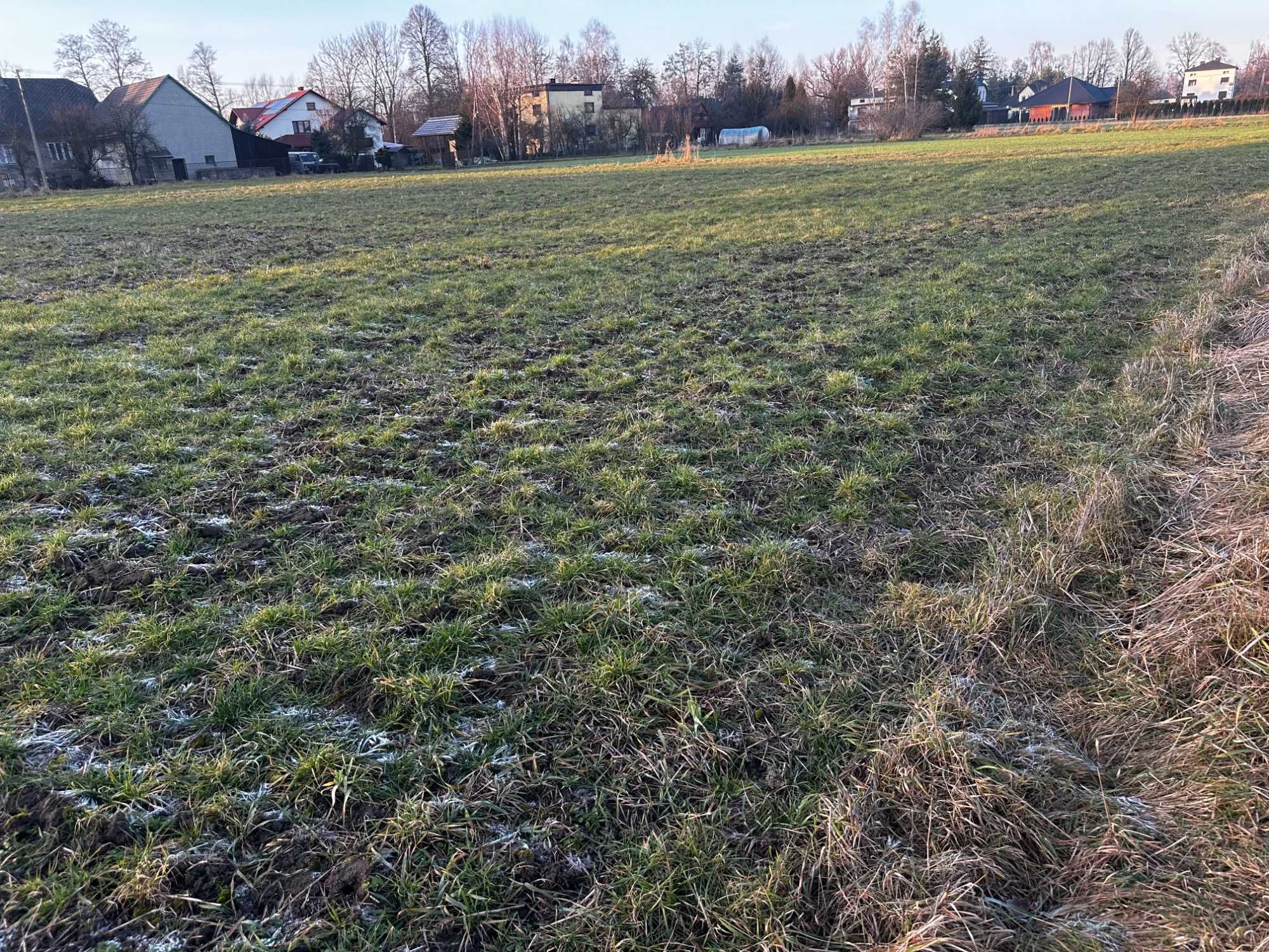 Działka budowlana z pięknymi widokami, luźna zabudowa