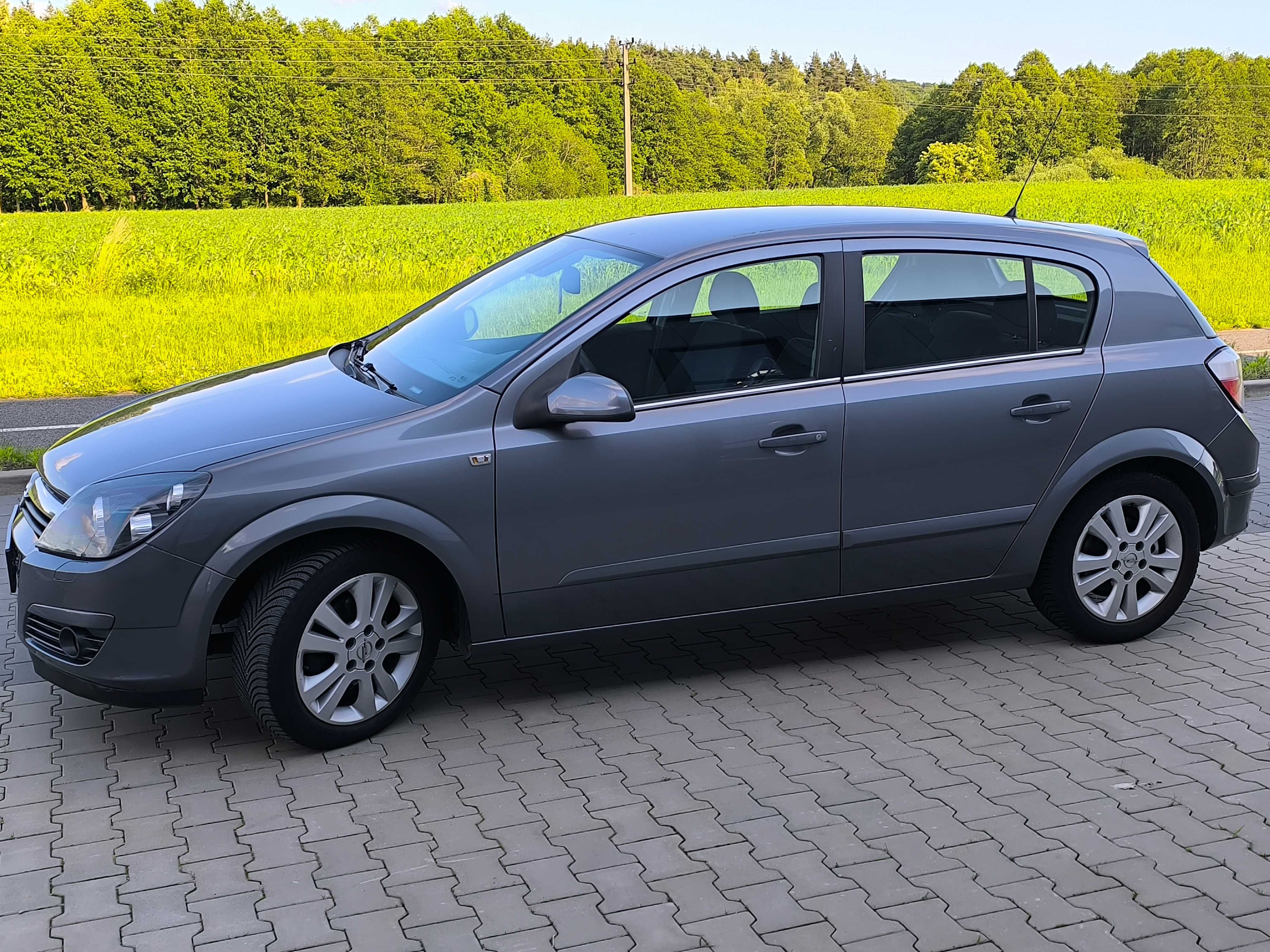 Opel Astra H 1,8Benzyna Sprowadzona