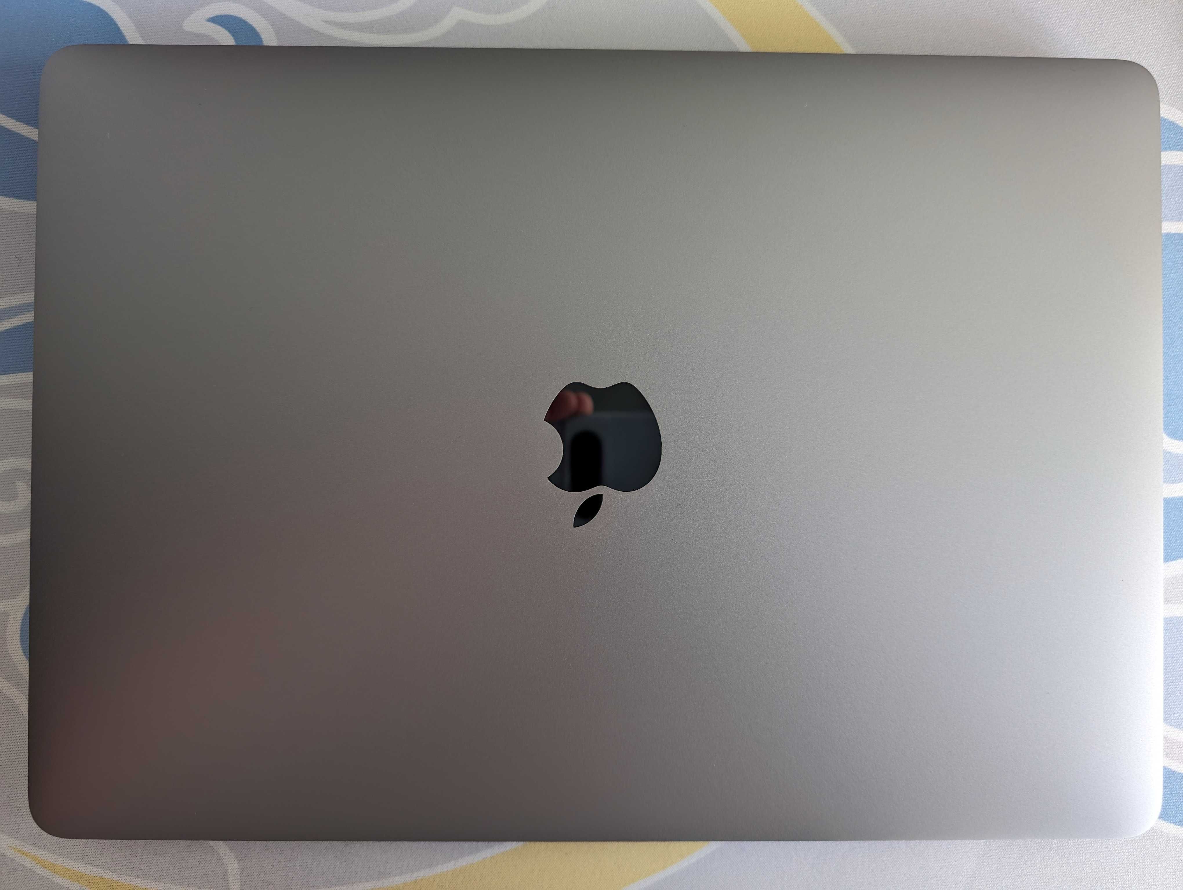 MacBook Pro 13 2018 8/256