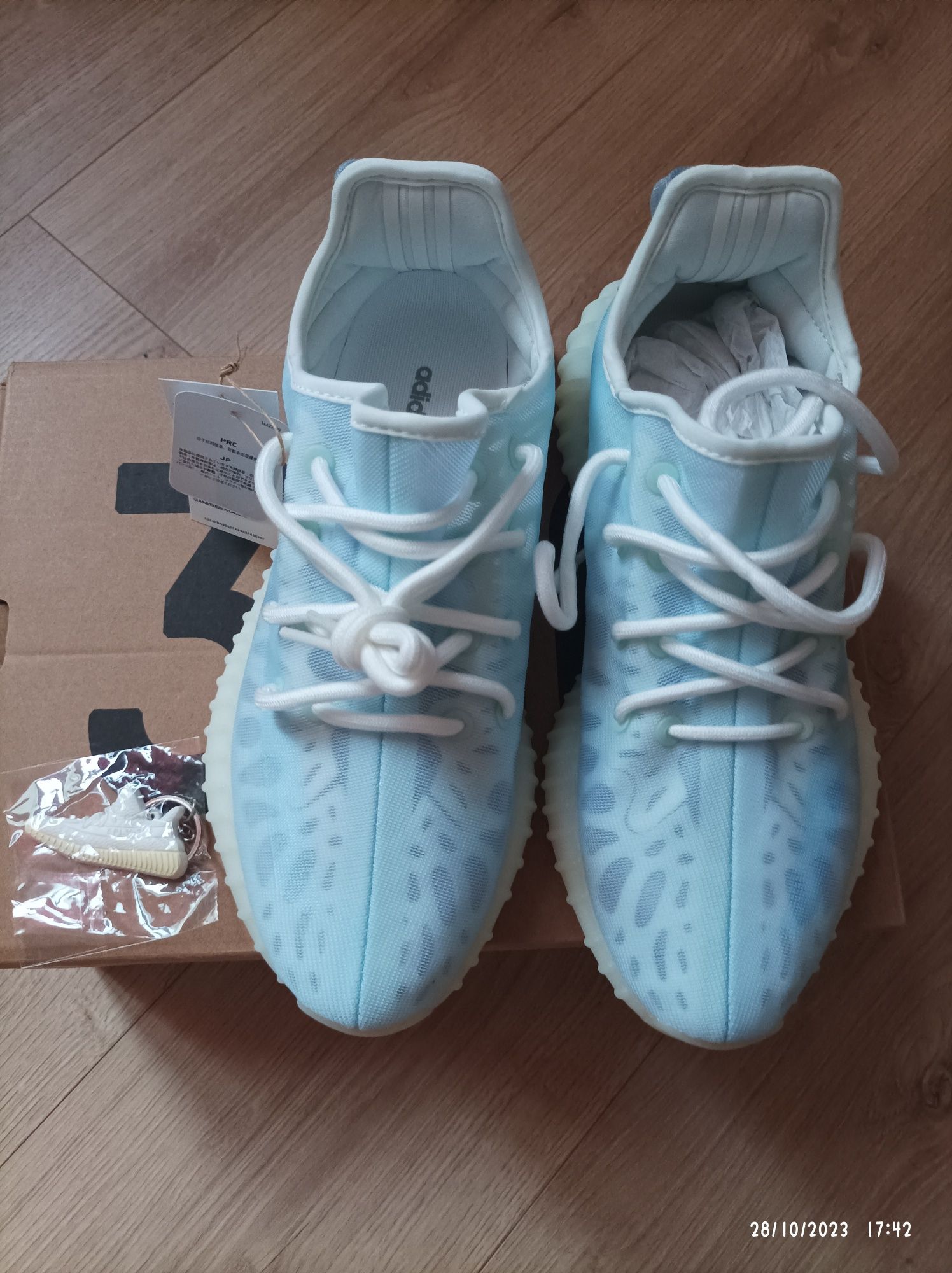 Ténis Adidas Yeezy Boost