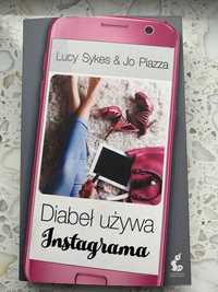 Diabeł używa instagrama L. Sykes , J. Piazza