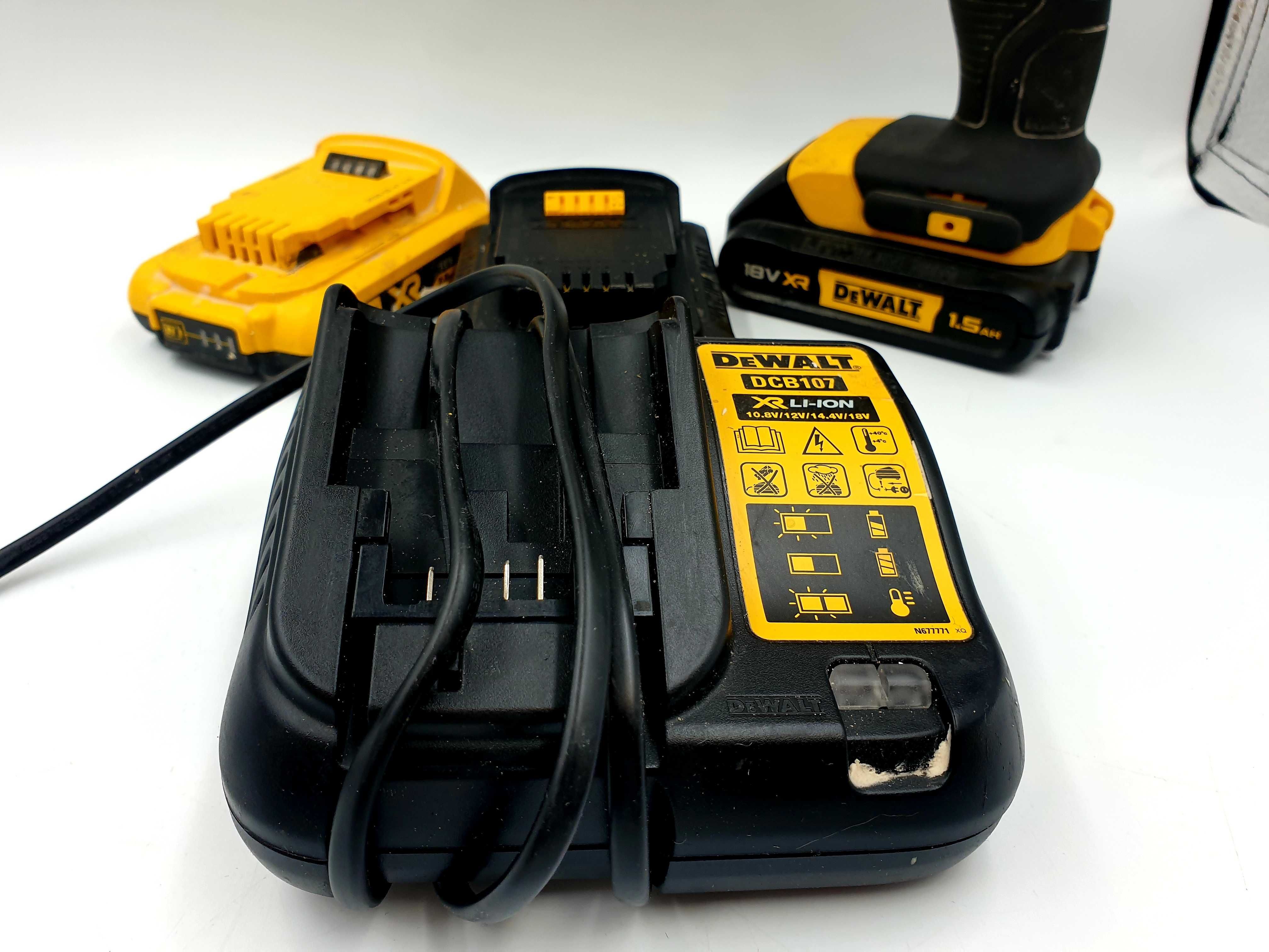 Wiertarko-wkrętarka DeWalt DCD771 + 3x bateria / Ładowarka / Walizka
