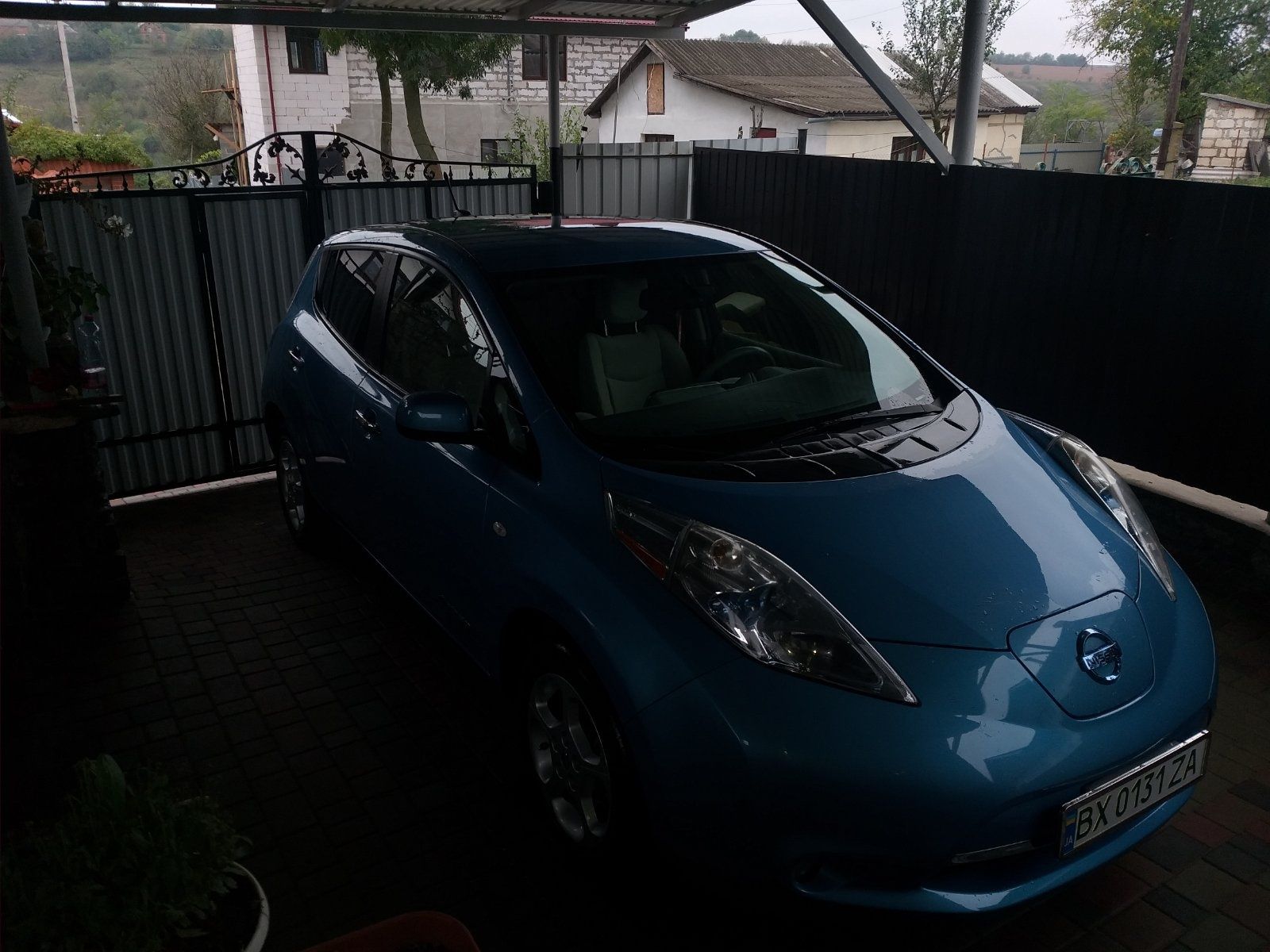 Продам Nissan leaf