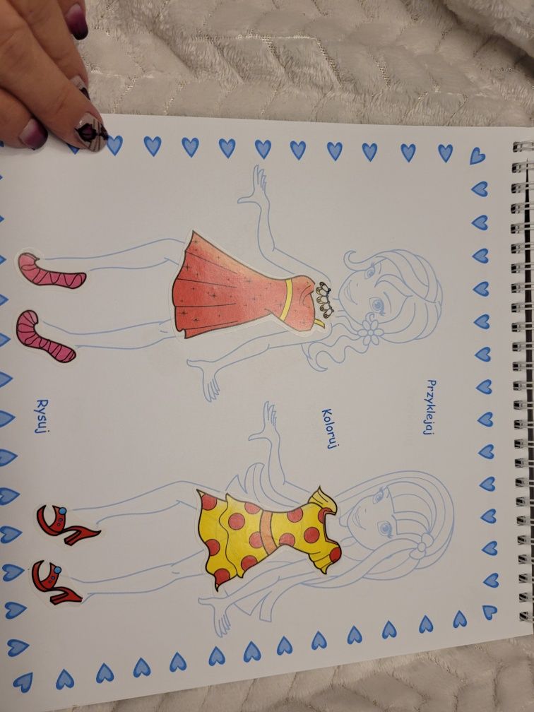 Kolorowanka i wyklejanka.Top modelki na pokazie mody