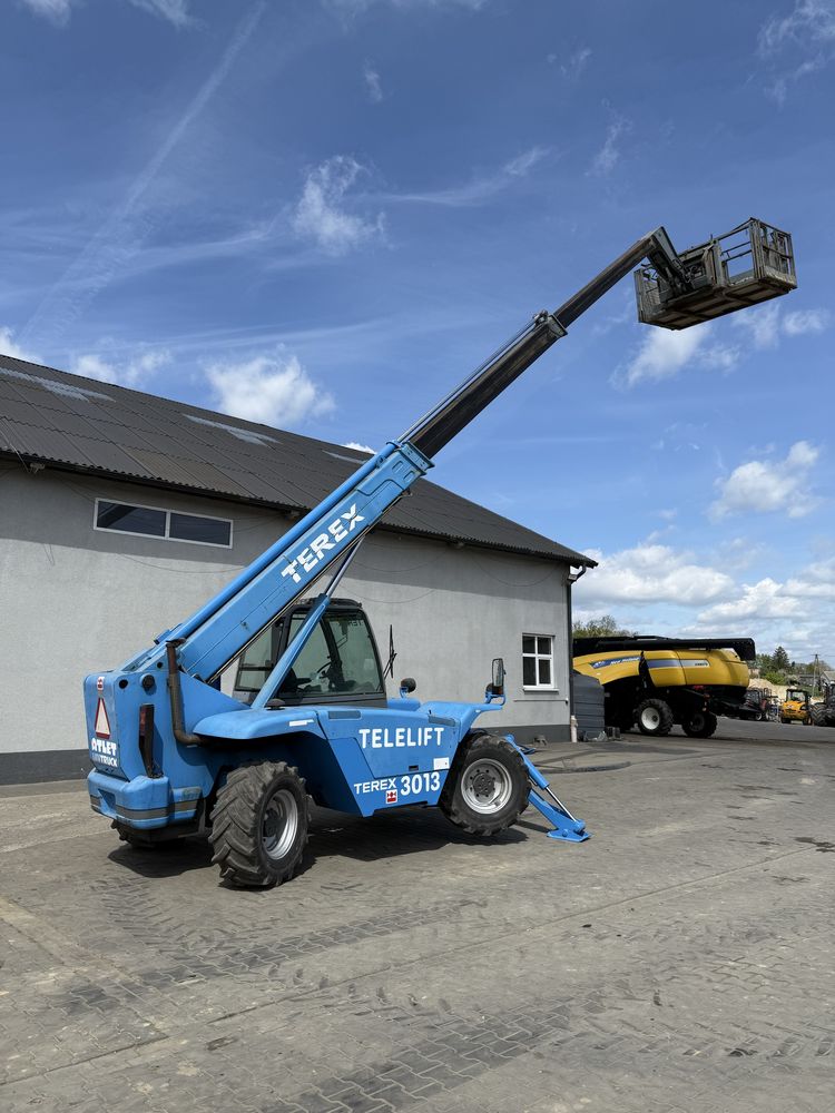 Ładowarla teleskopowa Terex 3013 budowlana z osprzętem