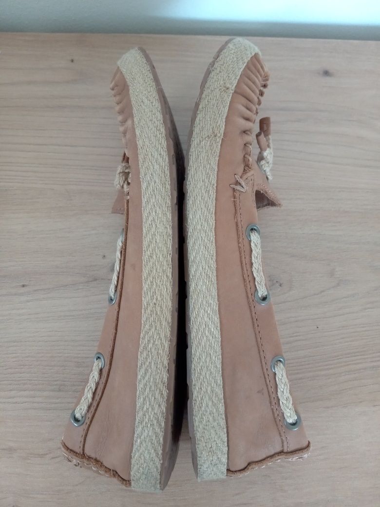 Baleriny UGG Chivon r.38
