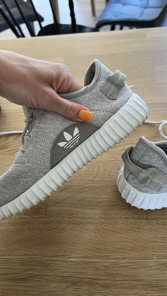 Adidas Yeezy Boost r.38