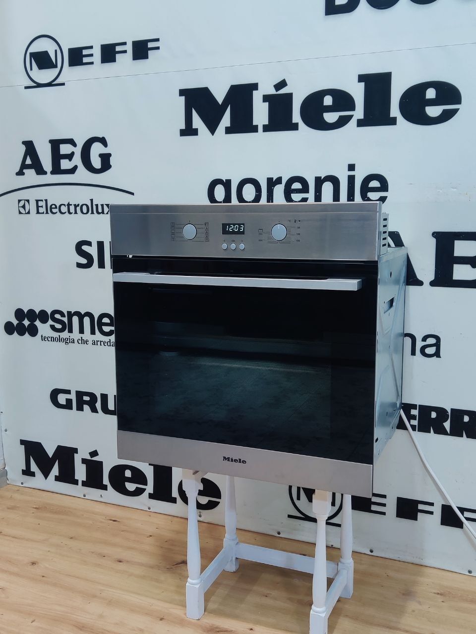 Духовка Miele™ H2163B. Духова шафа з виїзними направляючими! Гідролиз!