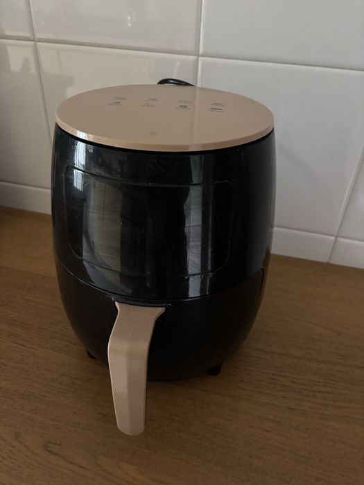 Air fryer com opçoes de programaçao