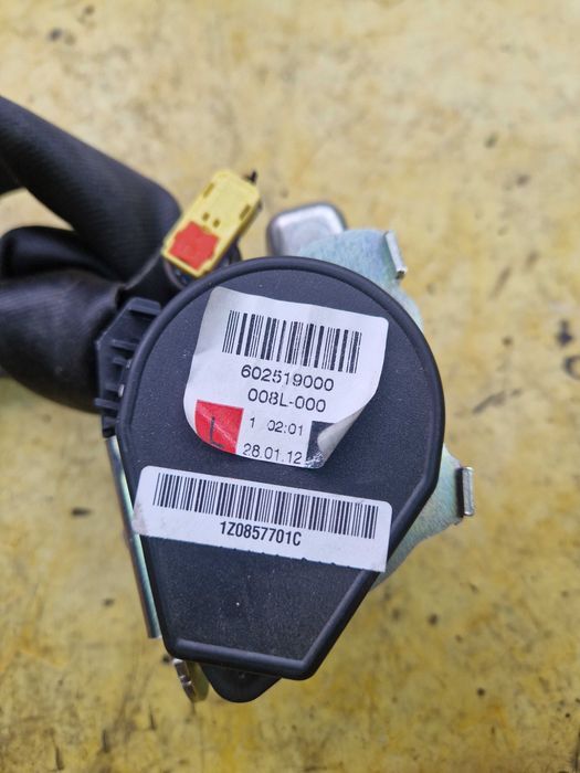 Pas Bezpieczeństwa Lewy Przód Octavia II FL 1Z0.857.701C